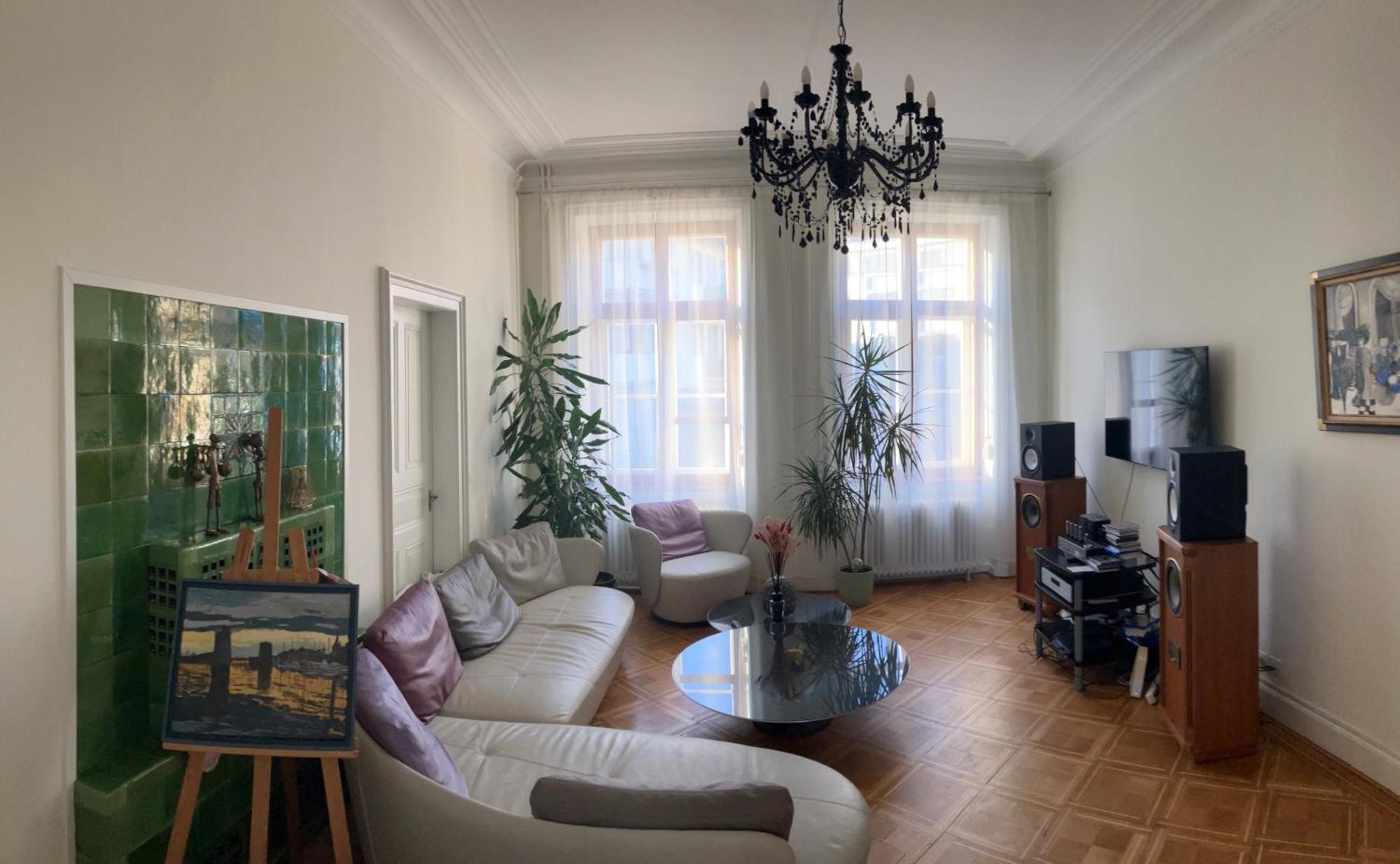 Duplex In A Charming Townhouse *